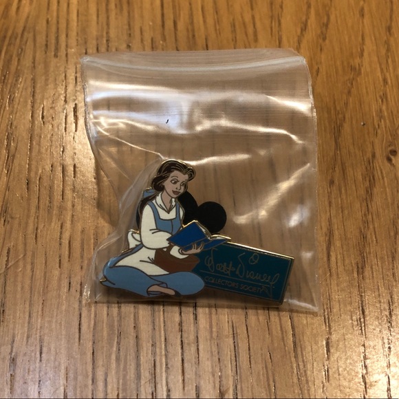 Bookish Beauty Belle Collectible - Picture 7 of 9
